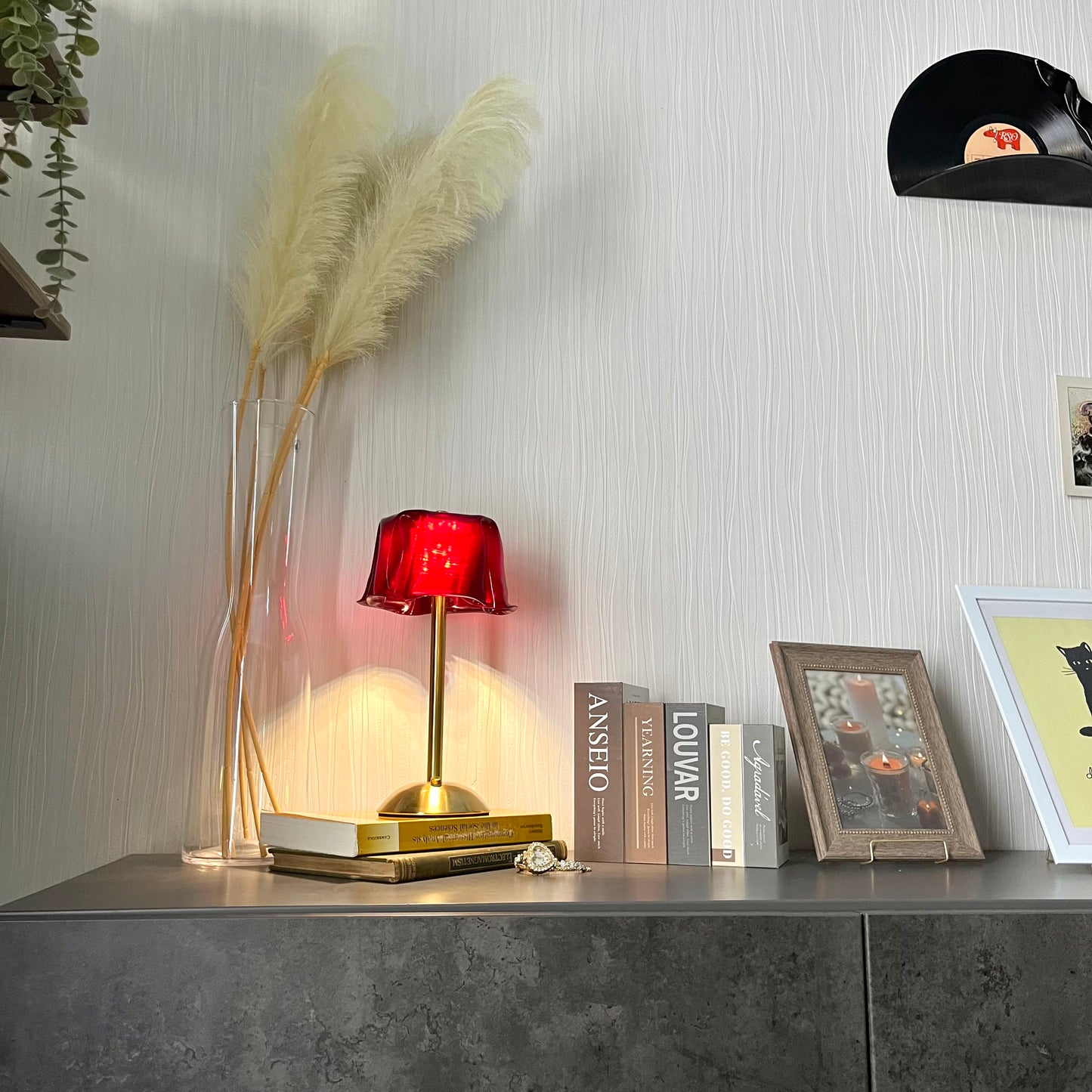 TULIP LAMP